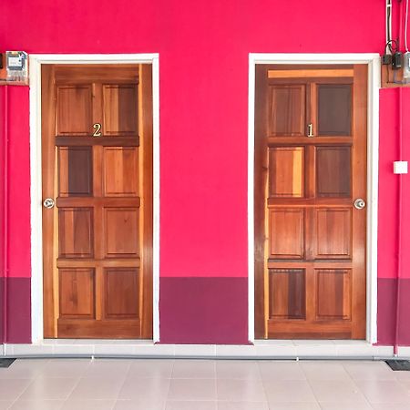 Rayyan'S Roomstay Pantai Kok Exterior photo