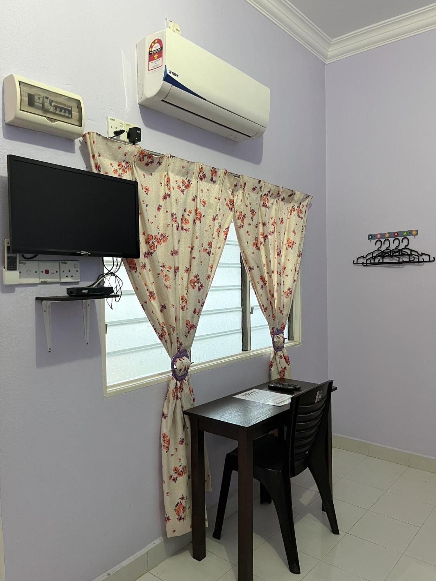 Rayyan'S Roomstay Pantai Kok Exterior photo